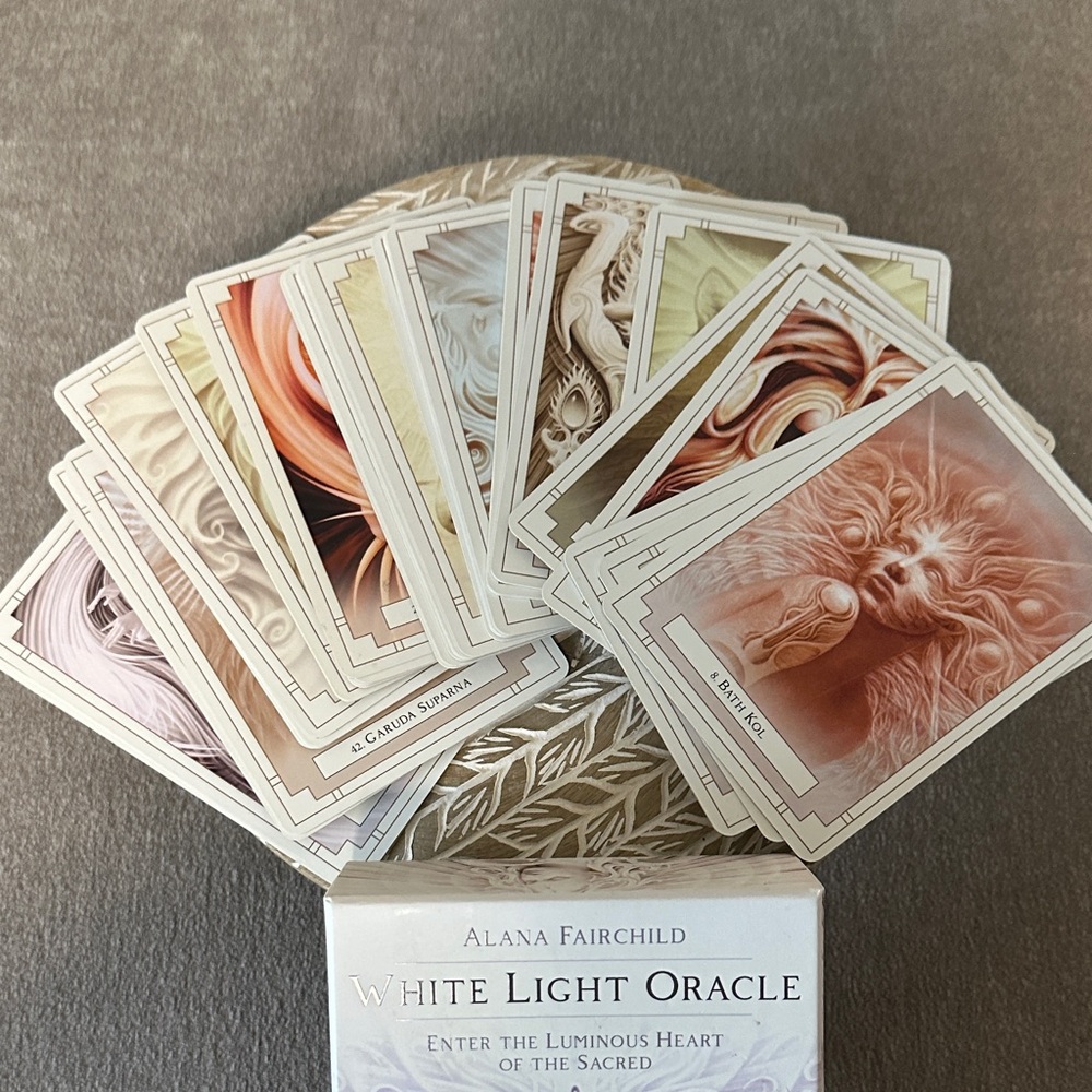 White Light Oracle Card Set with Guidebook - Picture 4 of 5
